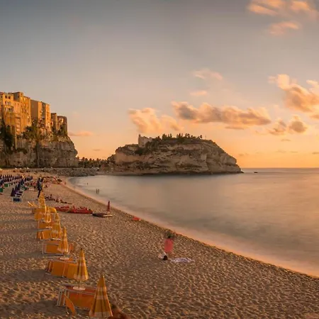 Casa Lcera Tropea